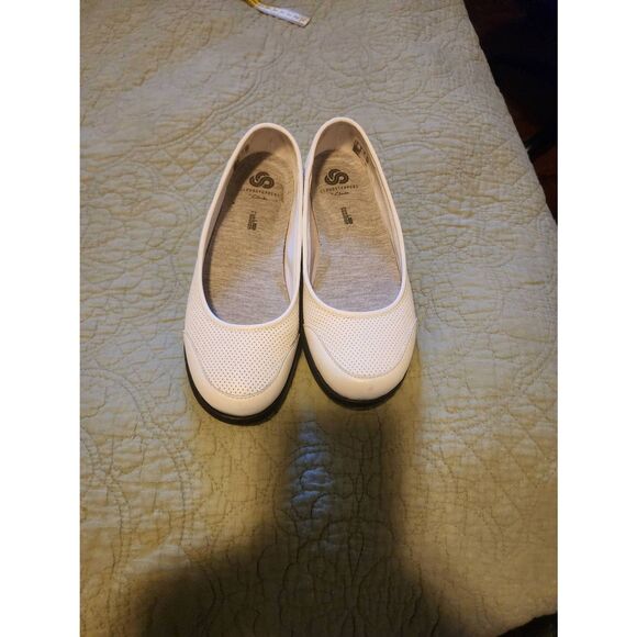 Clarks Shoes - Clarks Cloudstepper White Flats